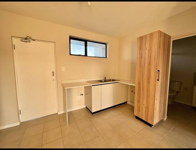 1 BEDROOM APARTMENT TO LET IN BALLITO CENTRAL